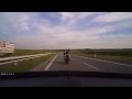 video insolite - voiture enquille moto !!!